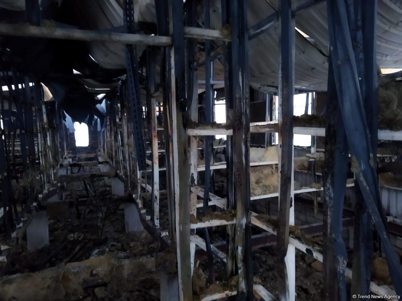 Фото сгоревшей школы